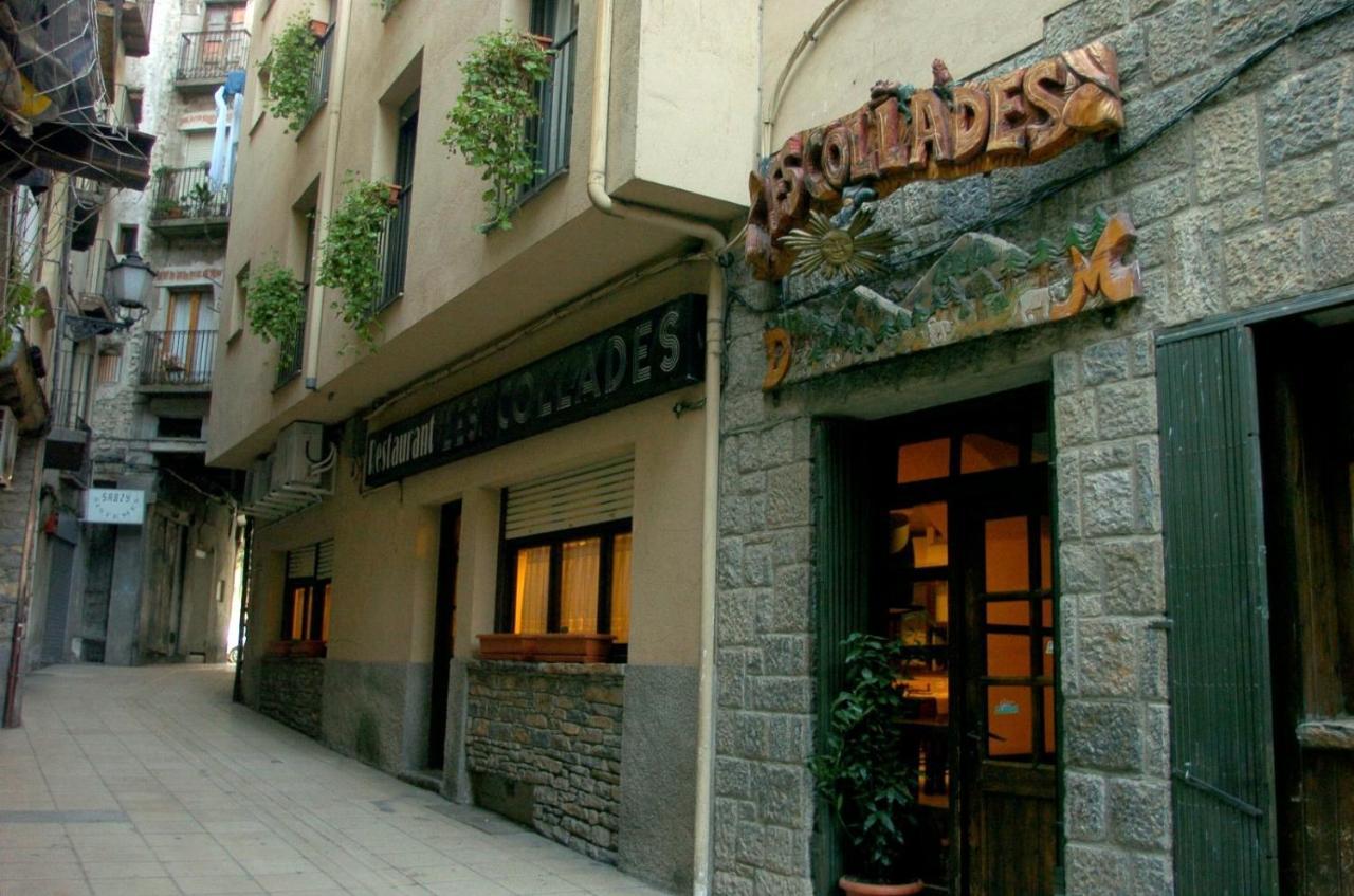 Les Collades Hostal *